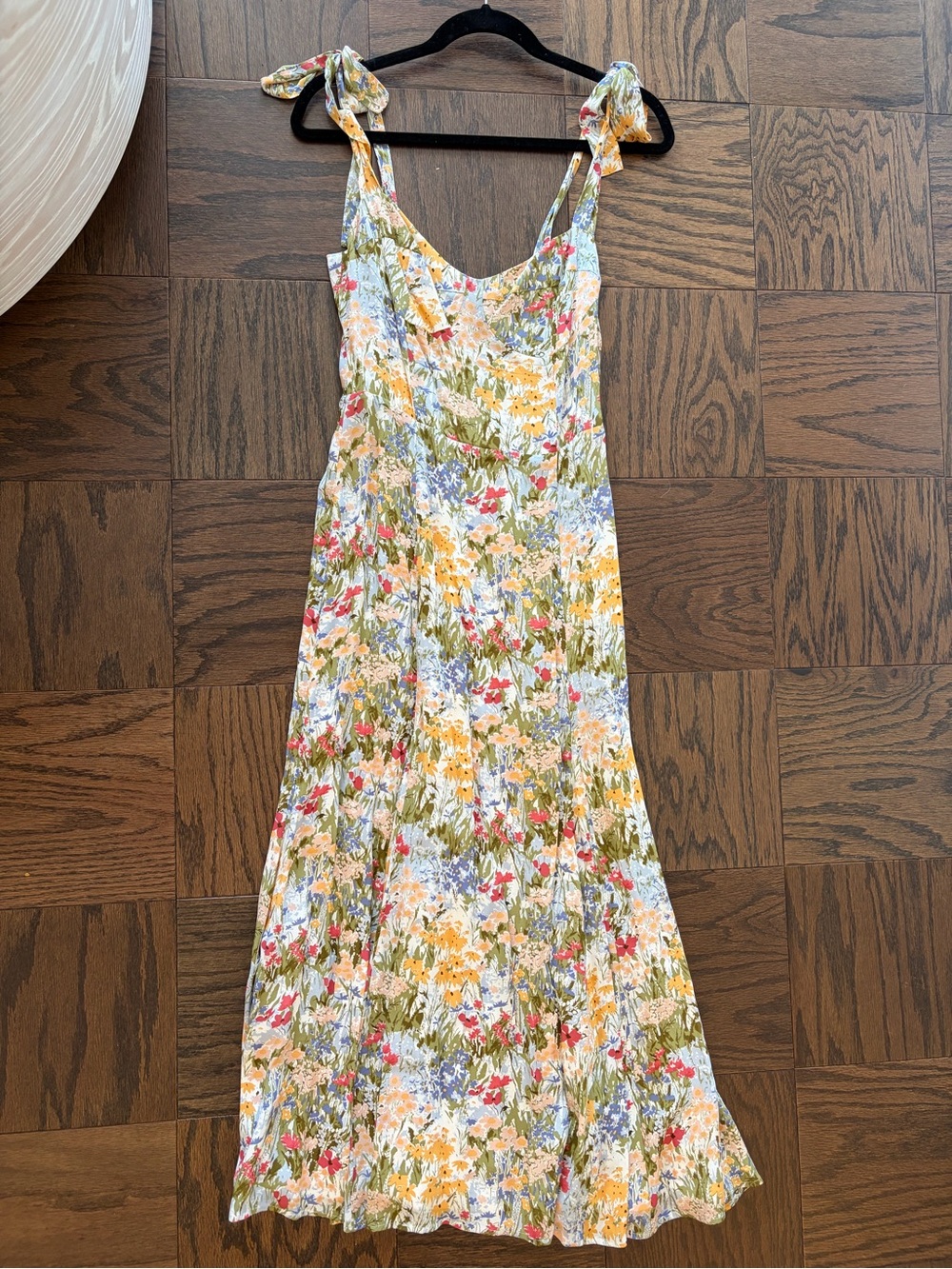 Floral Tie-Shoulder Midi Dress in Multicolor - Picture 2 of 3